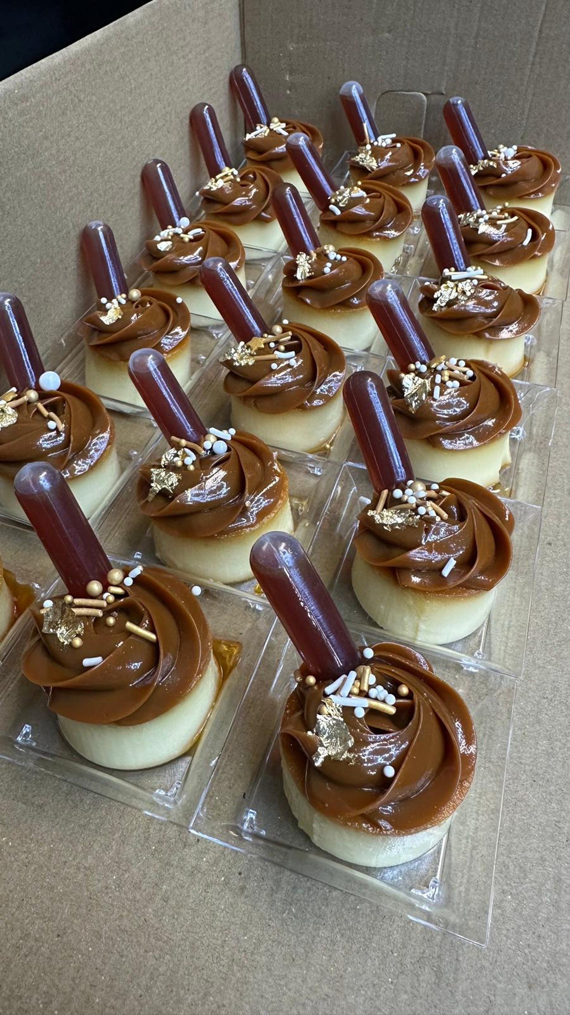 Flan/Quesillo con dulce de leche ( 14 Unidades )